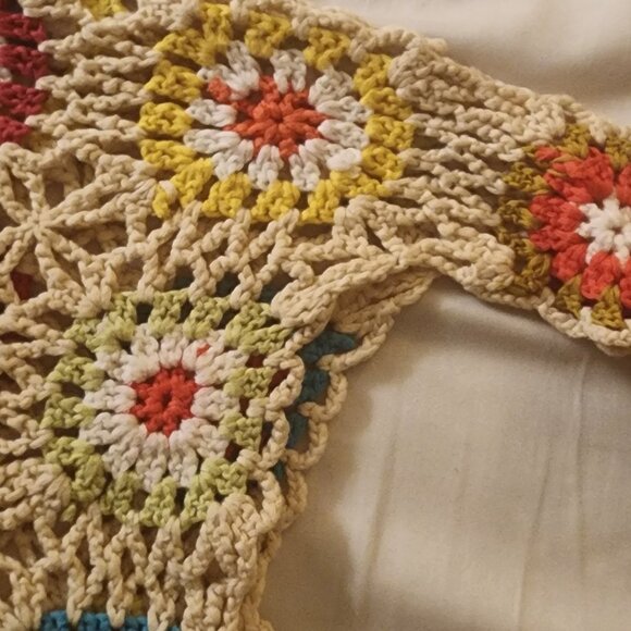 Cute Woman’s Summer Crochet Tank Top Floral Embroidery Knit Vest - Picture 7 of 7